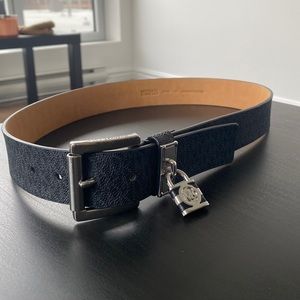 Michael Kors medium women’s belt